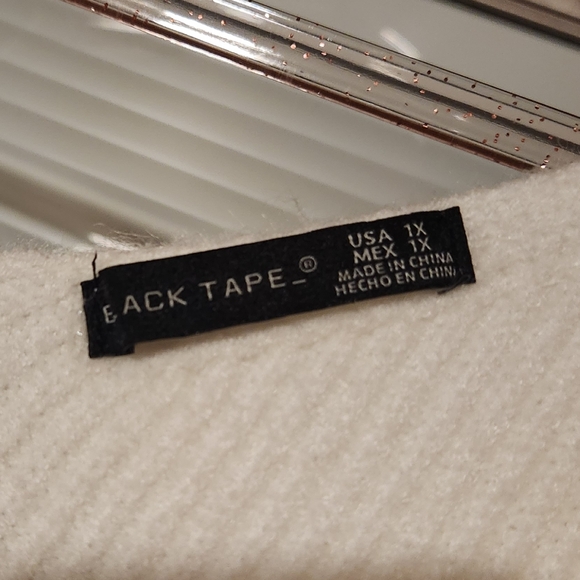 Black Tape Ivory V-Neck Sweater - Picture 3 of 3